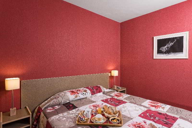 The Originals City, Hotel La Saulaie, Saumur Ouest ดูเอ-ลา-ฟงแตน ภายนอก รูปภาพ