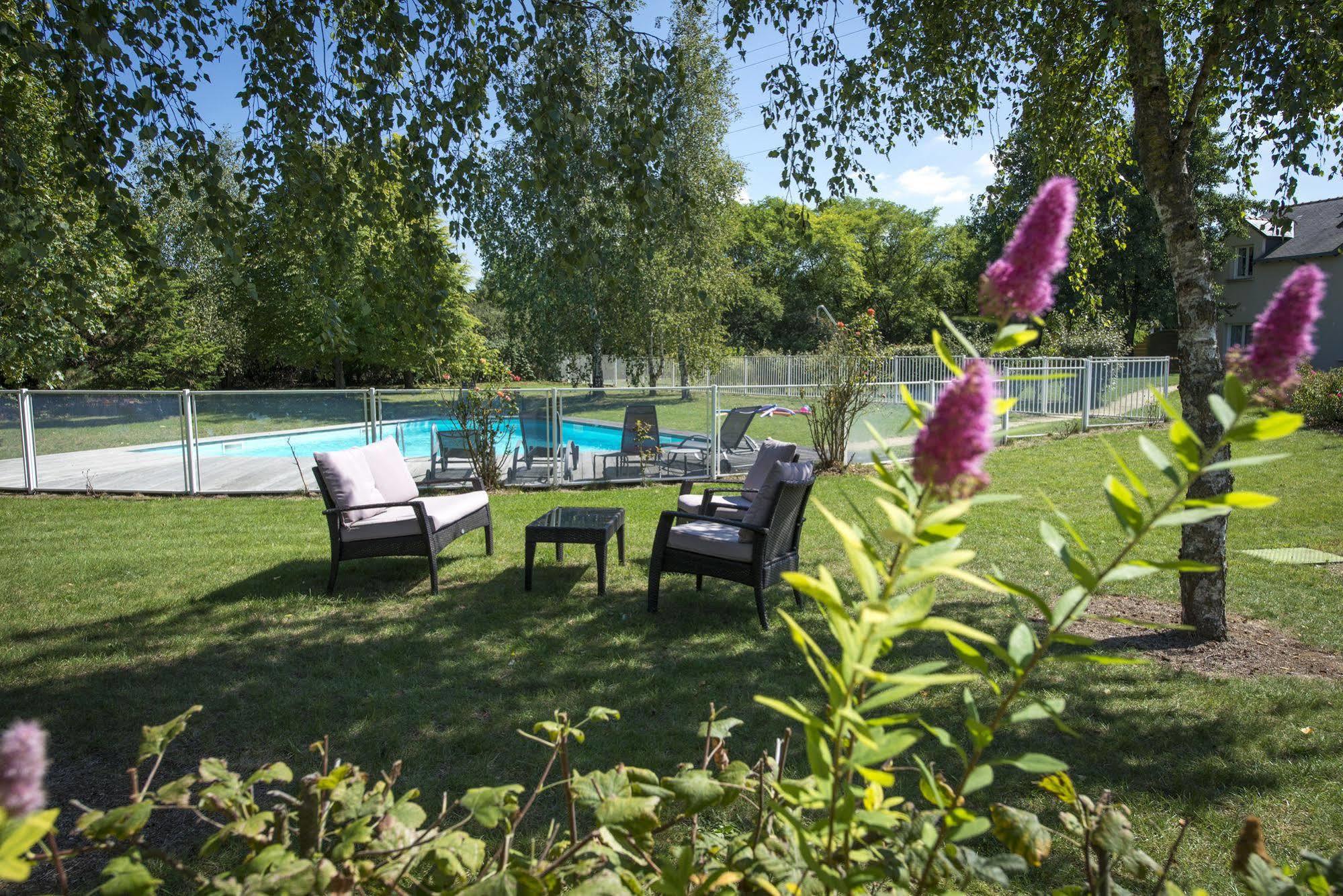 The Originals City, Hotel La Saulaie, Saumur Ouest ดูเอ-ลา-ฟงแตน ภายนอก รูปภาพ