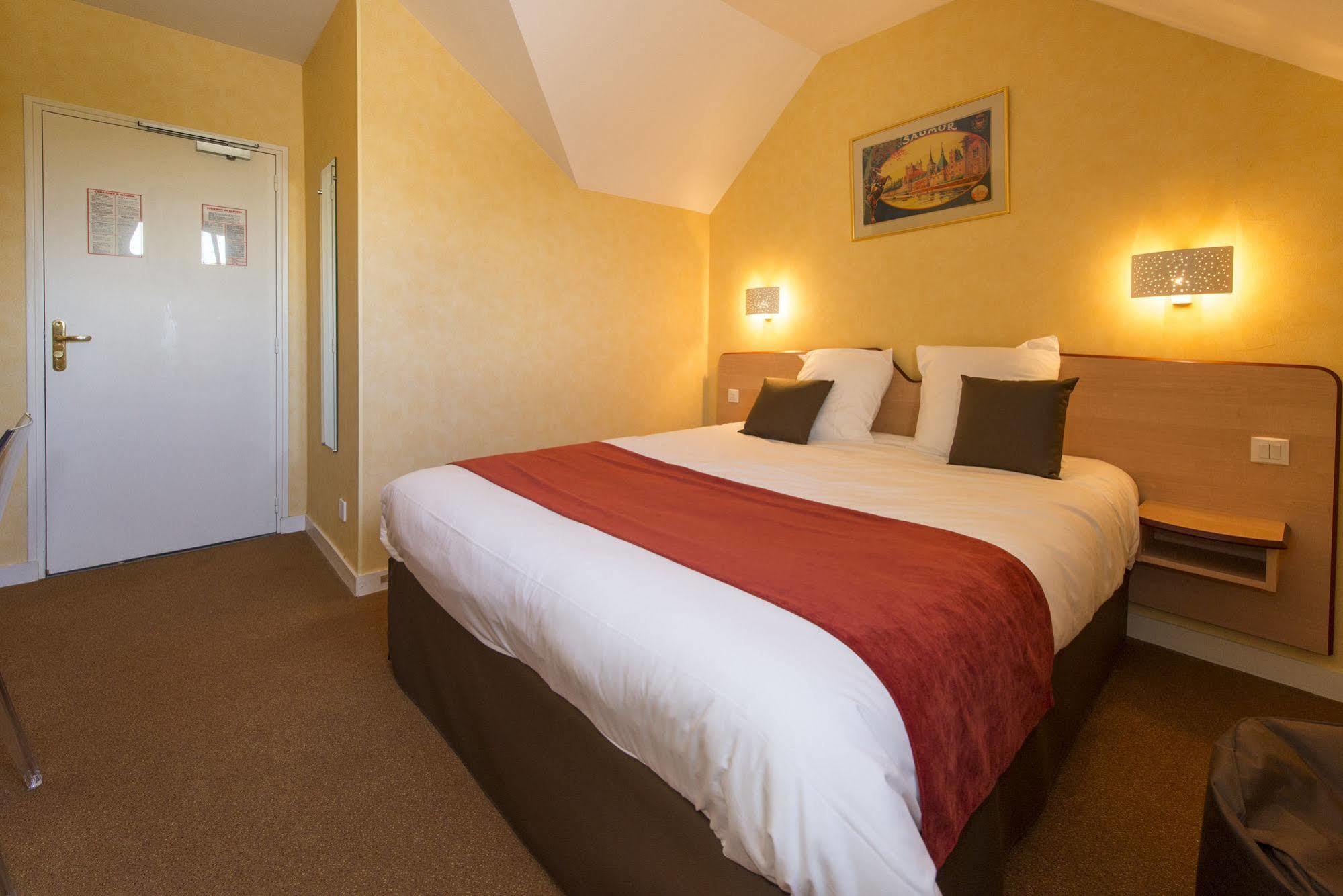 The Originals City, Hotel La Saulaie, Saumur Ouest ดูเอ-ลา-ฟงแตน ภายนอก รูปภาพ