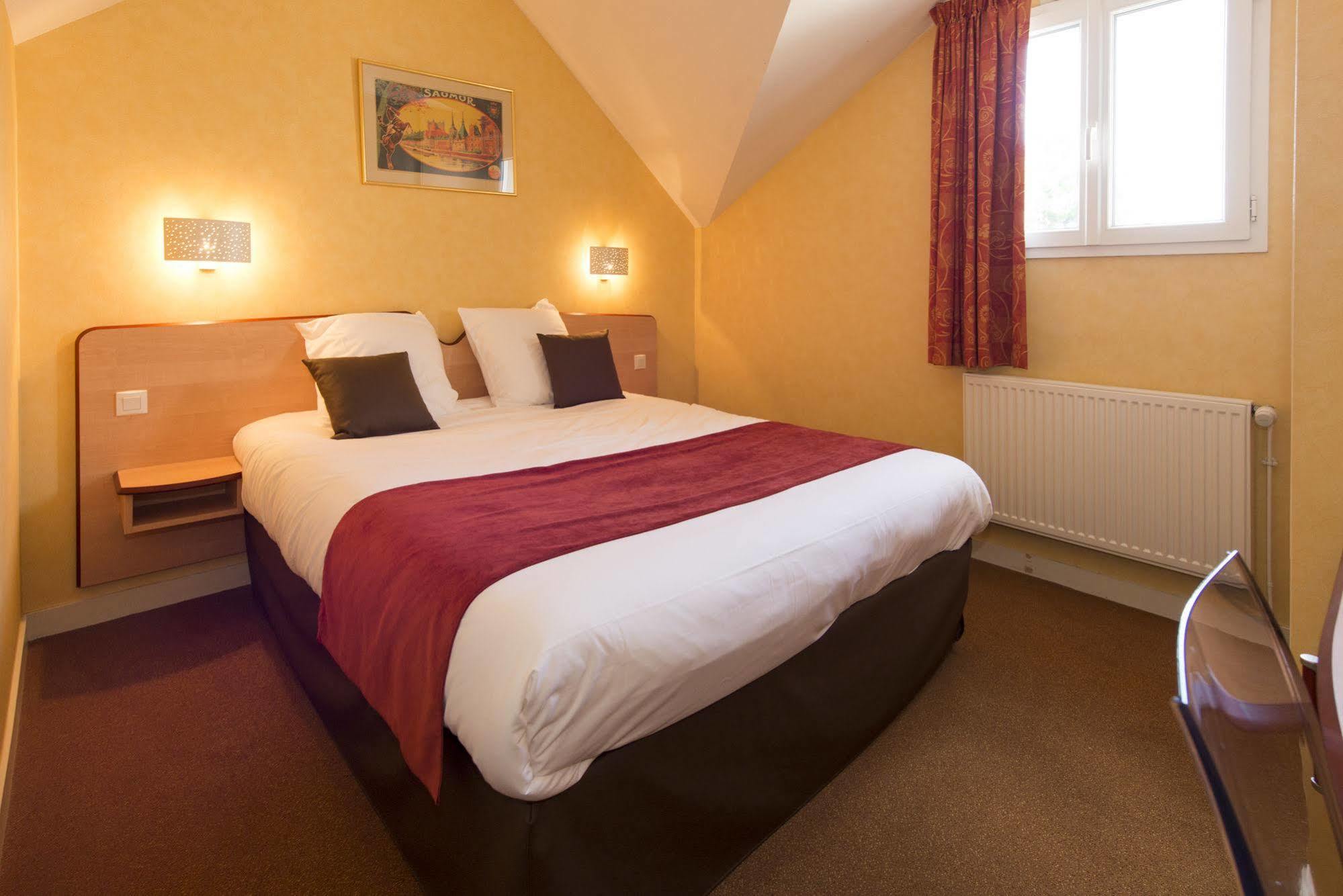 The Originals City, Hotel La Saulaie, Saumur Ouest ดูเอ-ลา-ฟงแตน ภายนอก รูปภาพ
