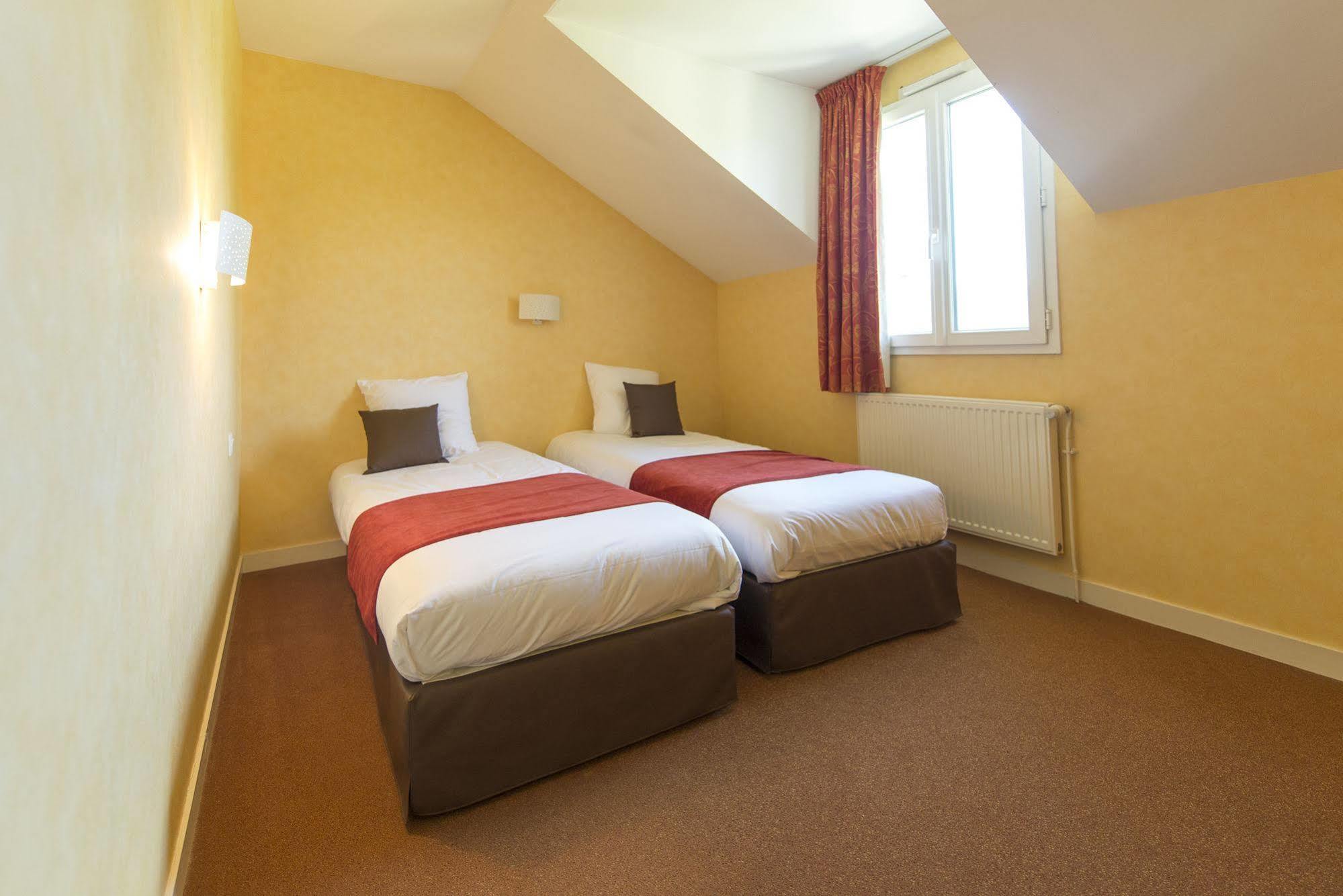 The Originals City, Hotel La Saulaie, Saumur Ouest ดูเอ-ลา-ฟงแตน ภายนอก รูปภาพ