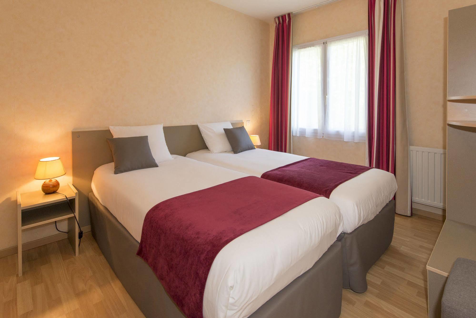 The Originals City, Hotel La Saulaie, Saumur Ouest ดูเอ-ลา-ฟงแตน ภายนอก รูปภาพ
