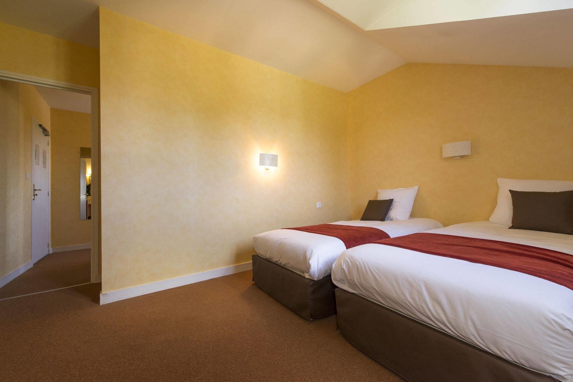 The Originals City, Hotel La Saulaie, Saumur Ouest ดูเอ-ลา-ฟงแตน ภายนอก รูปภาพ