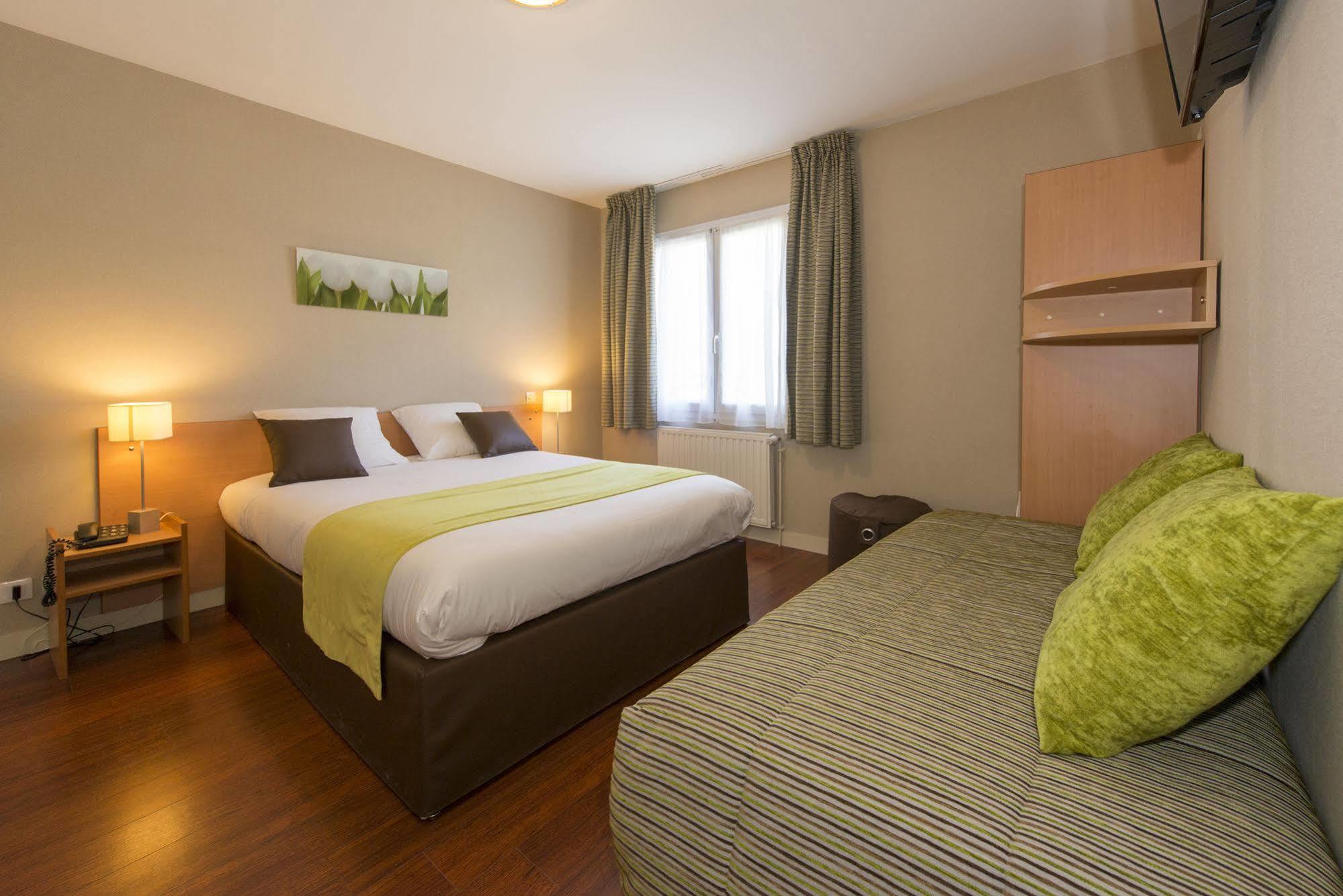 The Originals City, Hotel La Saulaie, Saumur Ouest ดูเอ-ลา-ฟงแตน ภายนอก รูปภาพ